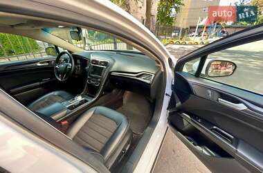 Седан Ford Fusion 2018 в 