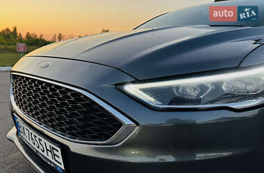 Седан Ford Fusion 2017 в 