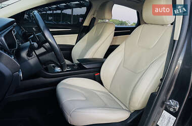 Седан Ford Fusion 2017 в 