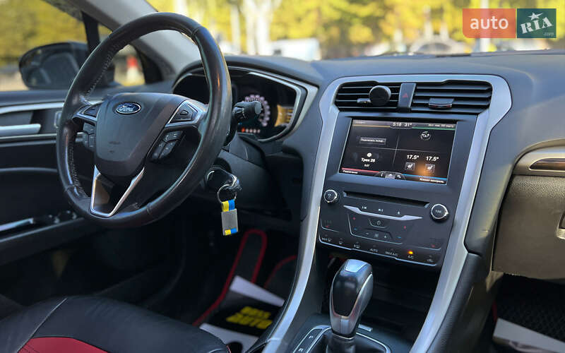 Седан Ford Fusion 2014 в Львове