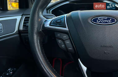 Седан Ford Fusion 2014 в 