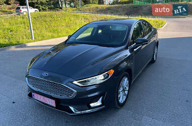 Седан Ford Fusion 2019 в 