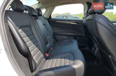 Седан Ford Fusion 2017 в 