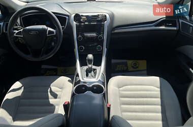 Седан Ford Fusion 2014 в 