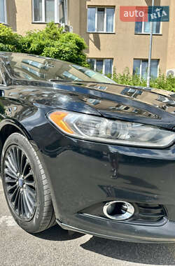 Седан Ford Fusion 2016 в 