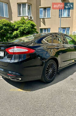 Седан Ford Fusion 2016 в 
