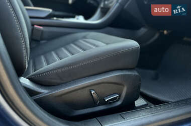 Седан Ford Fusion 2018 в 