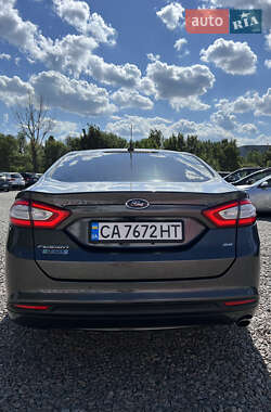 Седан Ford Fusion 2015 в 