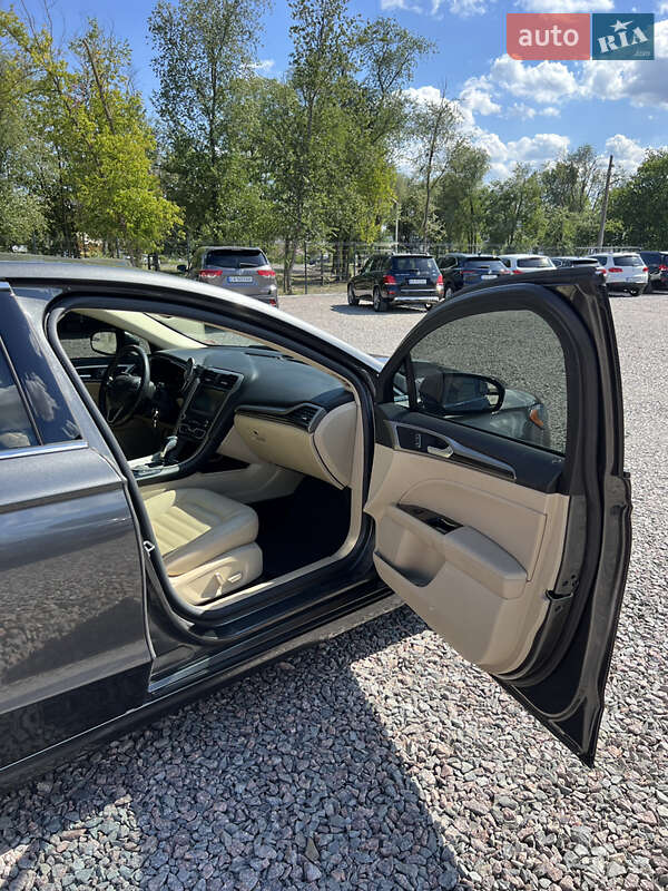 Седан Ford Fusion 2015 в Черкассах