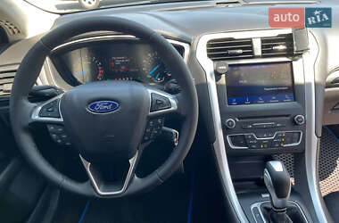 Седан Ford Fusion 2014 в 