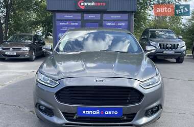 Седан Ford Fusion 2013 в 