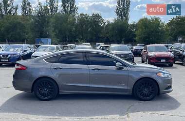 Седан Ford Fusion 2013 в 
