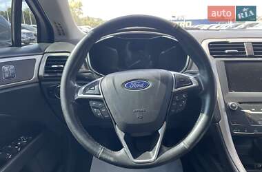 Седан Ford Fusion 2013 в 
