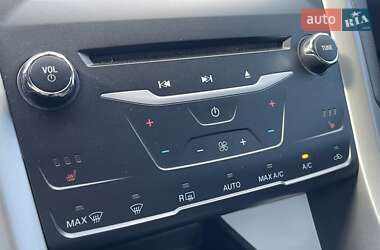Седан Ford Fusion 2013 в 