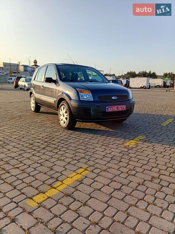 Хэтчбек Ford Fusion 2007 в 