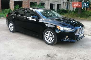Седан Ford Fusion 2015 в 
