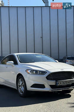Седан Ford Fusion 2013 в 