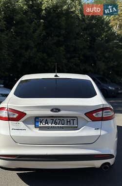 Седан Ford Fusion 2013 в 