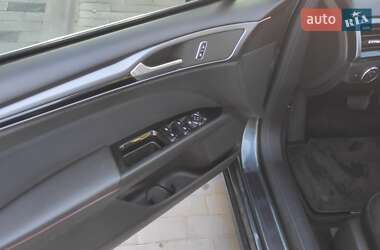 Седан Ford Fusion 2014 в 