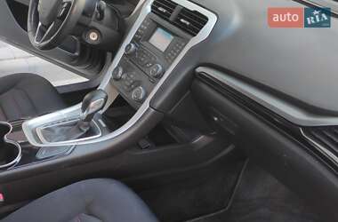 Седан Ford Fusion 2014 в 