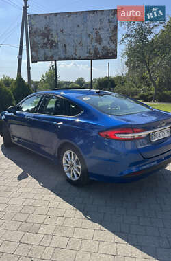 Седан Ford Fusion 2016 в 