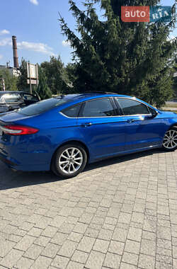 Седан Ford Fusion 2016 в 