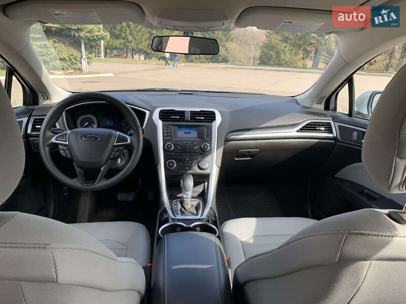 Седан Ford Fusion 2013 в Ровно
