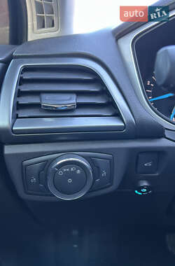 Седан Ford Fusion 2015 в 