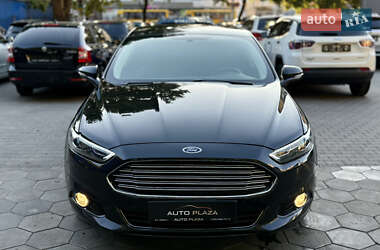 Седан Ford Fusion 2014 в 