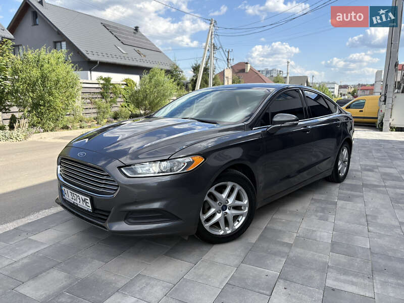 Седан Ford Fusion 2015 в 