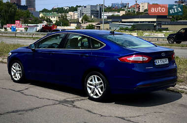 Седан Ford Fusion 2013 в 