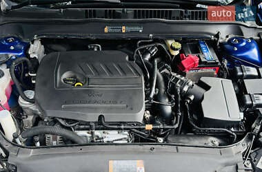 Седан Ford Fusion 2013 в 