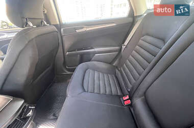Седан Ford Fusion 2013 в 