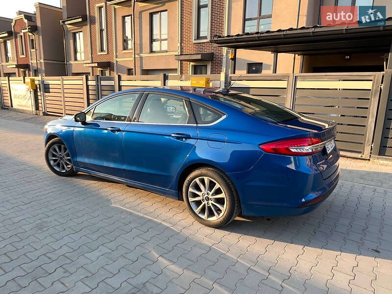 Седан Ford Fusion 2017 в Львове