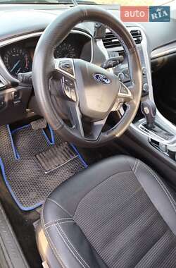 Седан Ford Fusion 2015 в 
