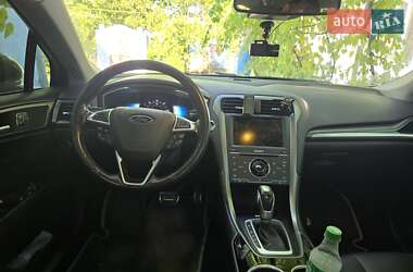Седан Ford Fusion 2013 в 