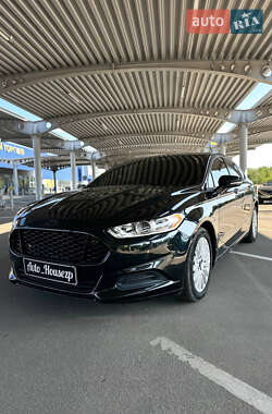 Седан Ford Fusion 2012 в 