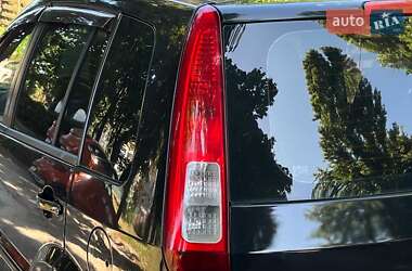 Хэтчбек Ford Fusion 2010 в 