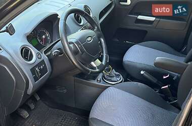 Хэтчбек Ford Fusion 2010 в 