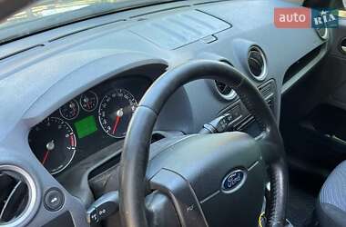 Хэтчбек Ford Fusion 2010 в 