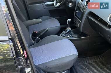 Хэтчбек Ford Fusion 2010 в 