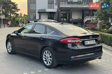 Седан Ford Fusion 2016 в 