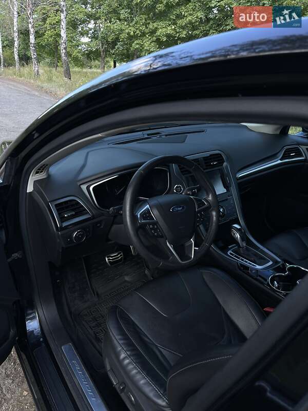 Седан Ford Fusion 2015 в Лозовой