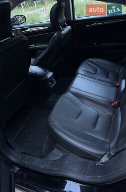 Седан Ford Fusion 2015 в 