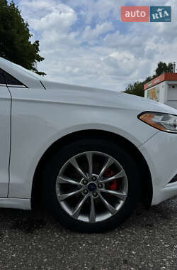 Седан Ford Fusion 2017 в 