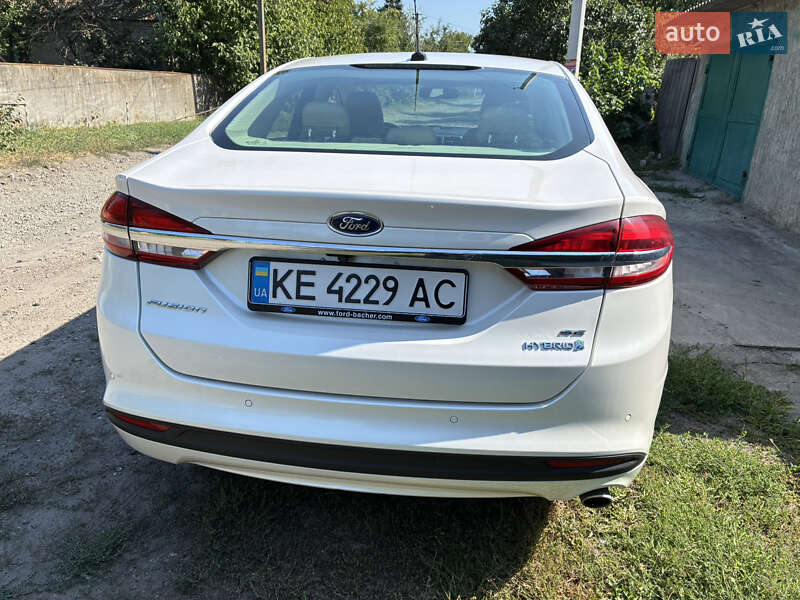 Седан Ford Fusion 2016 в Терновке