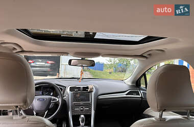 Седан Ford Fusion 2015 в 
