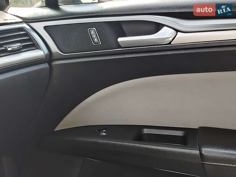 Седан Ford Fusion 2015 в Києві