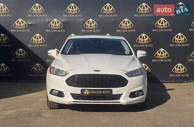 Седан Ford Fusion 2016 в 