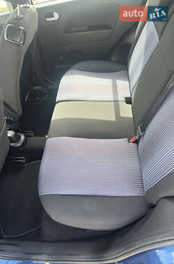 Хэтчбек Ford Fusion 2009 в 
